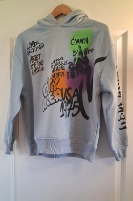 Zara Felpa Streetwear Azzurra con Stampa Spray