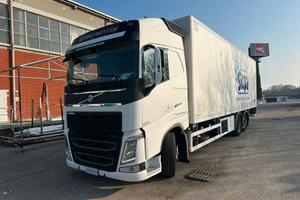 Motrice Volvo FH 460 Cella frigo con sponda MT 9.4