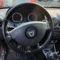 DACIA DUSTER 2012 - VOLANTE