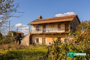 CASCINA DA RISTRUTTURARE CON TERRENO