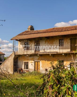CASCINA DA RISTRUTTURARE CON TERRENO