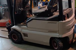 Muletti elettrici con sollevamento fino a 6 mt