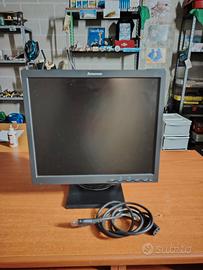 Monitor Lenovo