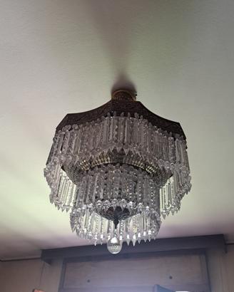 Lampadario con cristalli