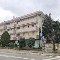 SAMBUCETO QUADRILOCALE CON POSTO AUTO E CANTINA EU