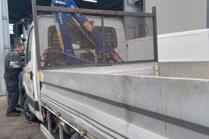 Iveco 35 ribaltabile + gru