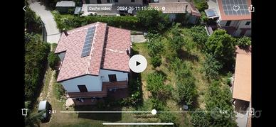 Villa indipendente con ampio giardino