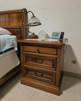 2 Comodini in legno massello stile classico – 