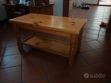 Tavolino in legno di pino