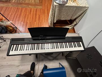 Piano yamaha p-115