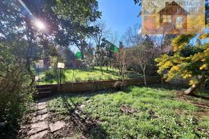 Casa indipendente di 235 m² con più di 5 locali e 