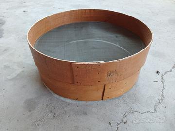 Antico setaccio da contadino