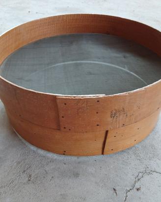 Antico setaccio da contadino