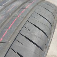 pneumatici Bridgestone 215/55/18 nuovi 