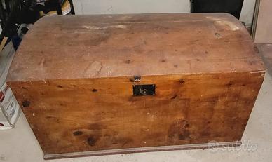 Baule Antico in Legno Massello