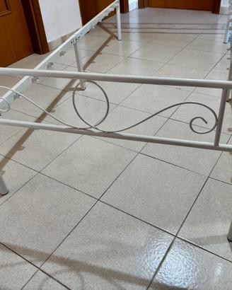 Struttura letto singolo in ferro