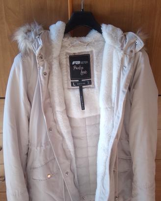 Giubbotto con pelliccia "FB sister
Parka love "