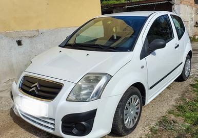 Citroen C2.   2.300€ Perugia 