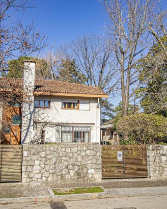 NUDA PROPRIETÀ DI PORZIONE DI VILLA BIFAMILIARE