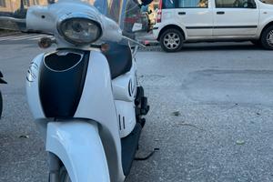 Motorino 50cc 4 tempi bianco