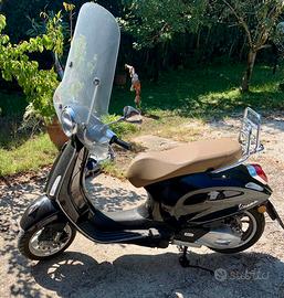 Vespa primavera 150