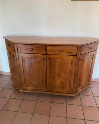 Credenza sagomata, realizzata in legno massello