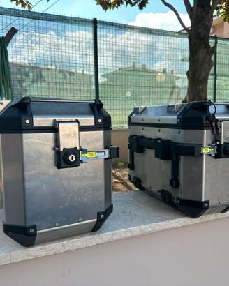 Coppia di valigie givi trekker outback  35 /45 lt