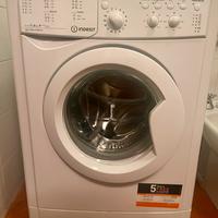 Lavatrice Indesit IWSC61253