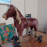 Cavallino gioccatolo antico
