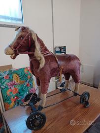 Cavallino gioccatolo antico