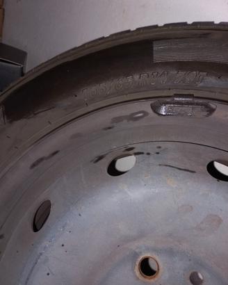 2 gomme termiche, semi usate con cerchi