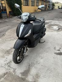 Piaggio Beverly 350 Police