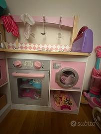 Cucina angolare seggioline e letti a castello kids