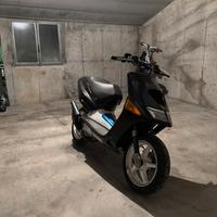 Aprilia SR 50 max biaggi cesterfield