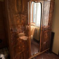 Mobile antiquariato in legno