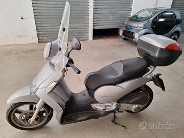 Aprilia Scarabeo 250 light i.e. 