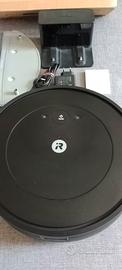 Roomba Combo aspirapolvere e lavapavimenti. 
