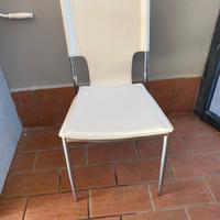 sedie  in cuoio bianche