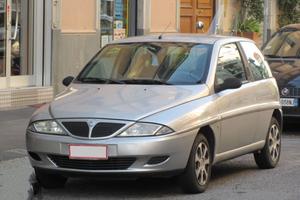 Lancia y