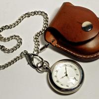 Orologio da tasca con catena e astuccio in cuoio