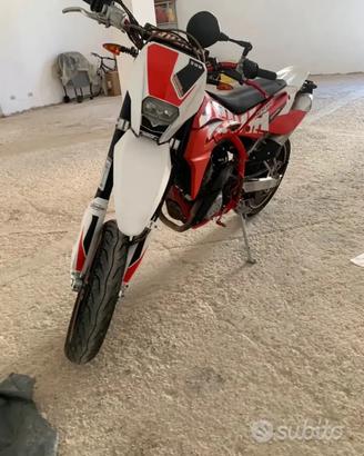 Motard swm 125R