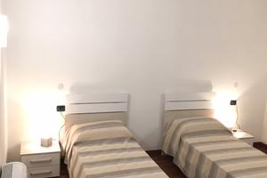 Camera in zona Conservatorio e Teatro Comunale