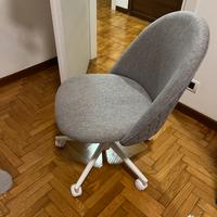 Sedia ufficio girevole in tessuto grigio