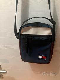 T Tommy Jeans borse a tracolla nuova mai. Usata