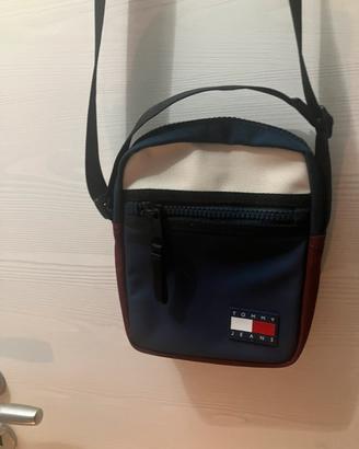 T Tommy Jeans borse a tracolla nuova mai. Usata