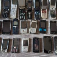 Lotto Telefonini da collezione e ricambi