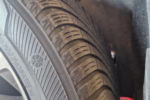 Pneumatici invernali 235/55 R18 104V