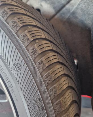 Pneumatici invernali 235/55 R18 104V