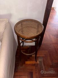 Sgabello alto vintage in legno curvato e paglia 