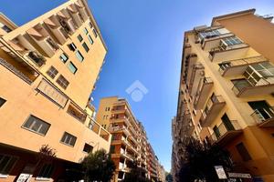 4 LOCALI A NAPOLI